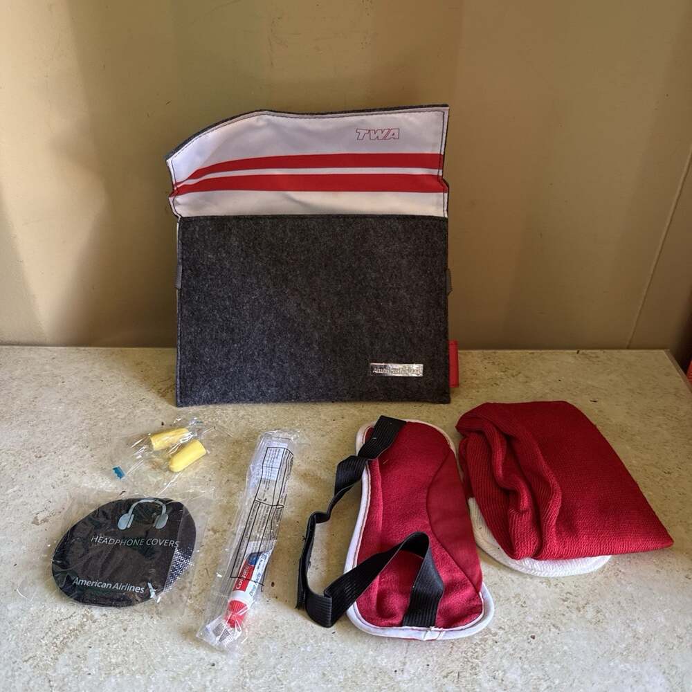 AMERICAN AIRLINES 'HONOR OUR HERITAGE' GRAY FABRIC TRAVEL CASE W/ACCESSORIES NEW